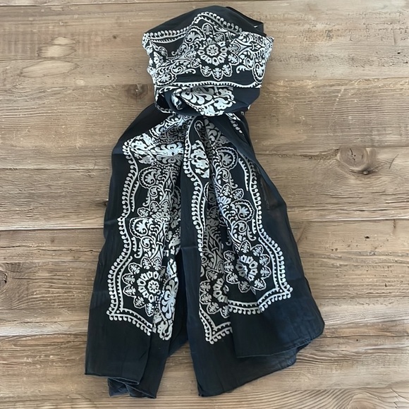 Navy Lucky Brand Scarf - Picture 1 of 4